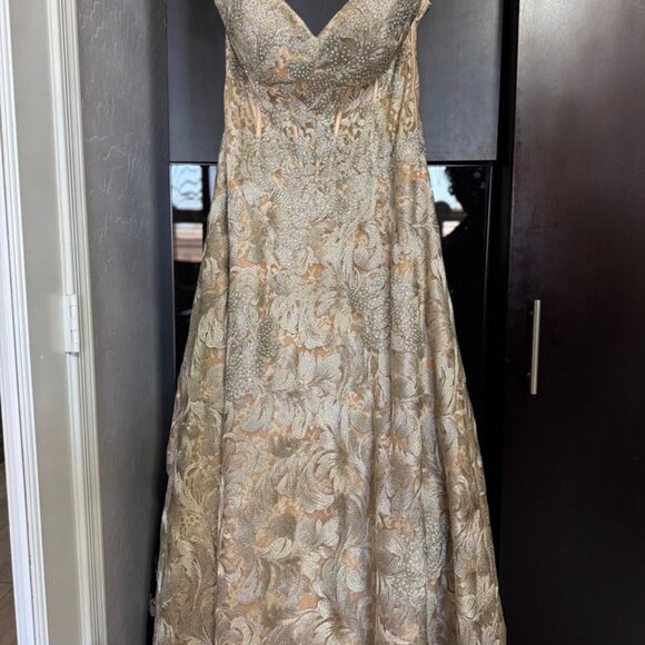 Jovani Champagne Crystal Evening Gown – Size 14 – Worn Once - Picture 8 of 13